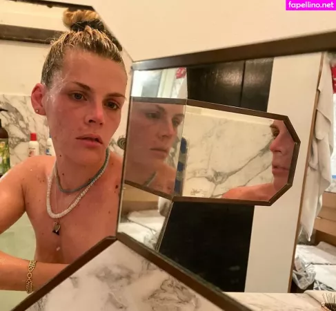 Busy Philipps OnlyFans Thumbnail #m12HE9ovrh