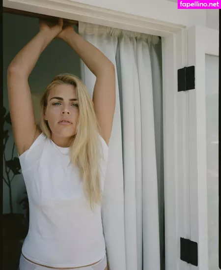 Busy Phillips OnlyFans Thumbnail #ML4P5Z3IUf