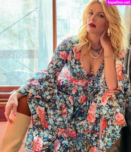 Busy Phillips OnlyFans Thumbnail #UdVoNWcjwt