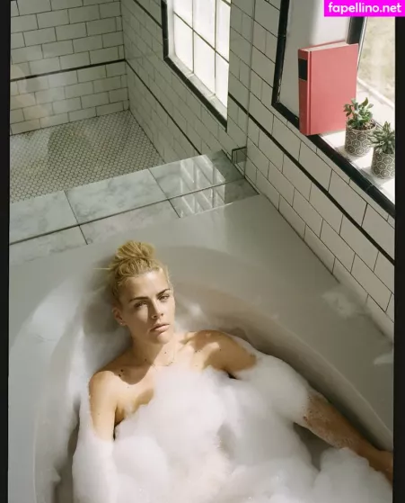 Busy Phillips OnlyFans Thumbnail #bTFBNu9876