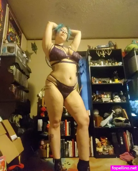 Buxombat OnlyFans Thumbnail #9uG9JwbRs6