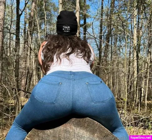 Buxommarie OnlyFans Thumbnail #3FCnZUryBc