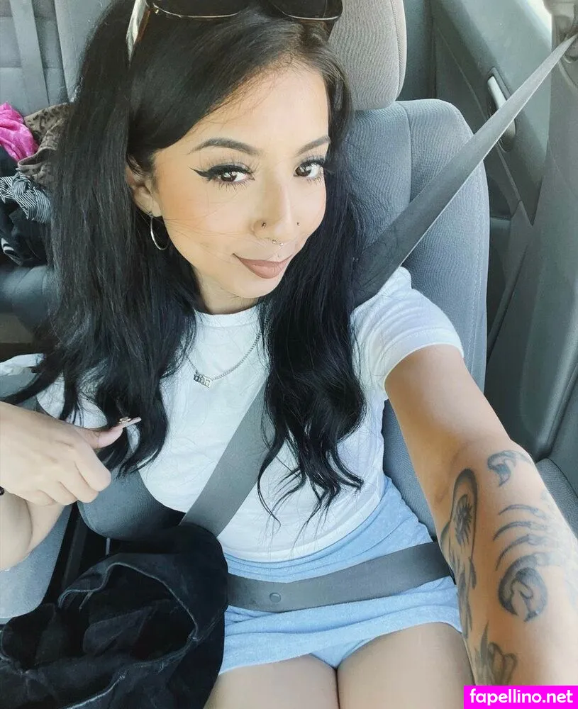 buzzbombb Nude Leaked OnlyFans Photo #0keUZ8k1Cv