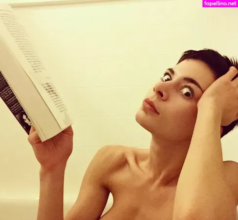 C Antoinettemarie OnlyFans Thumbnail #GfExSaOJwR