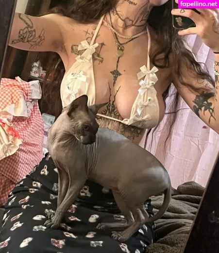 C0m9ts OnlyFans Thumbnail #t3Kz8yLDRN