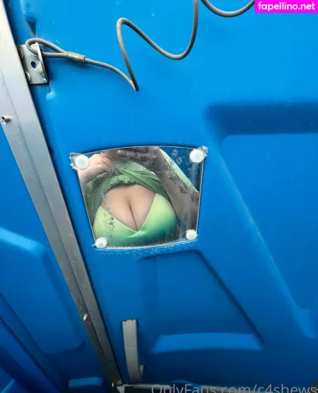 C4shews OnlyFans Thumbnail #a9gjYAX6x9