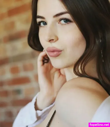 Cabiria 32dd OnlyFans Thumbnail #9niOnUguCg