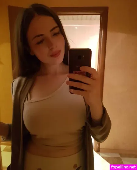 Cabiria 32dd OnlyFans Thumbnail #xNveGq5HLD