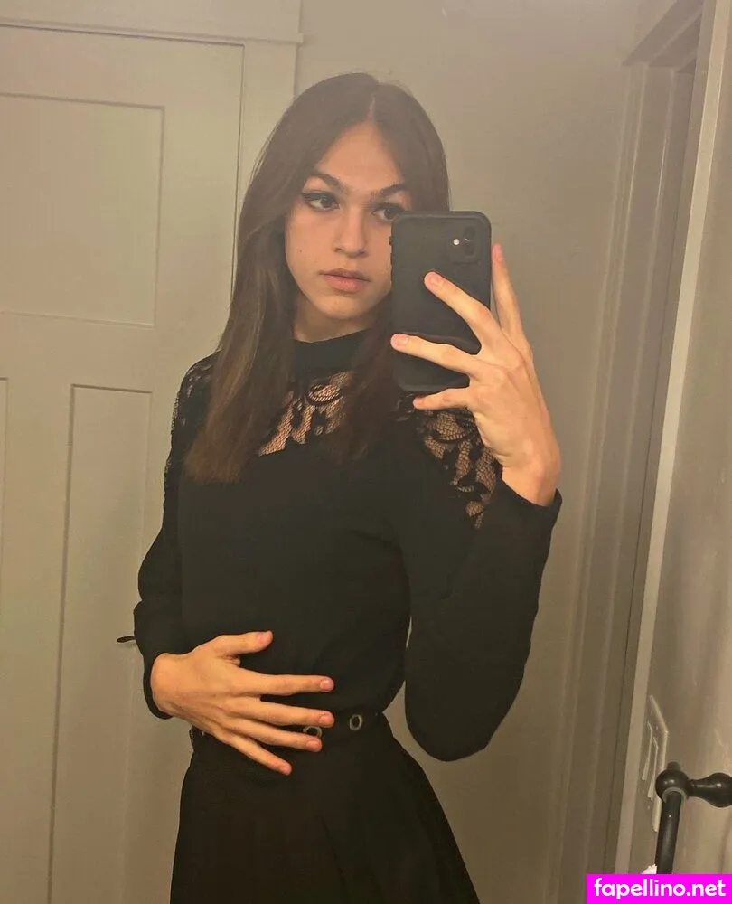 cadence.rene13, lemom.meringue, lemommeringue Nude Leaked OnlyFans Photo #5xGXJo0KYn