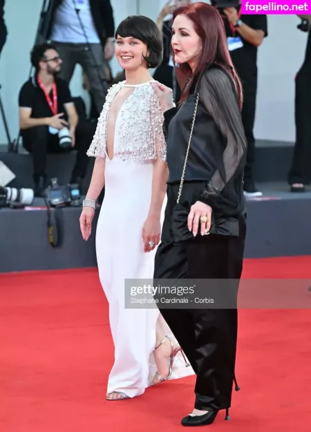 Cailee Spaeny OnlyFans Thumbnail #QB21CTNS6g