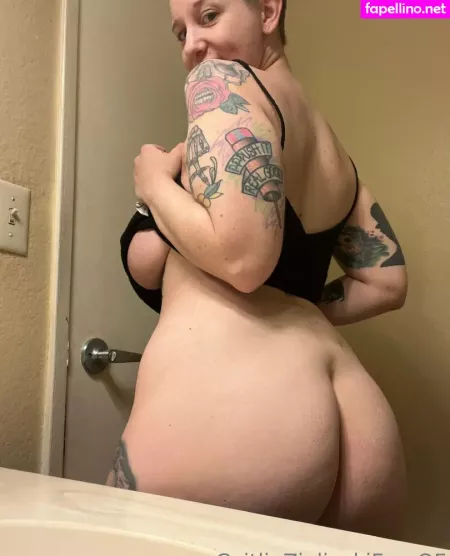 Caitlinzielinskifree OnlyFans Thumbnail #0Ekrahv2nR