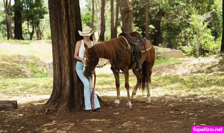 Caitlyn Stave OnlyFans Thumbnail #4V9cGdV05k