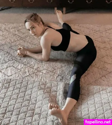 Caity Lotz OnlyFans Thumbnail #MNszIx7yZB