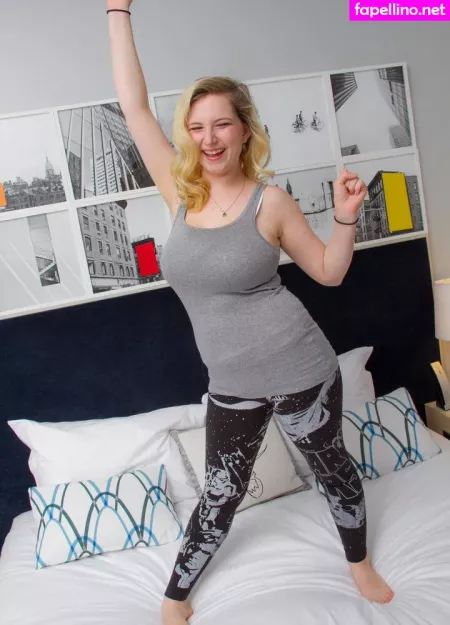 Calliope Rossi OnlyFans Thumbnail #UGRzmBo6mT