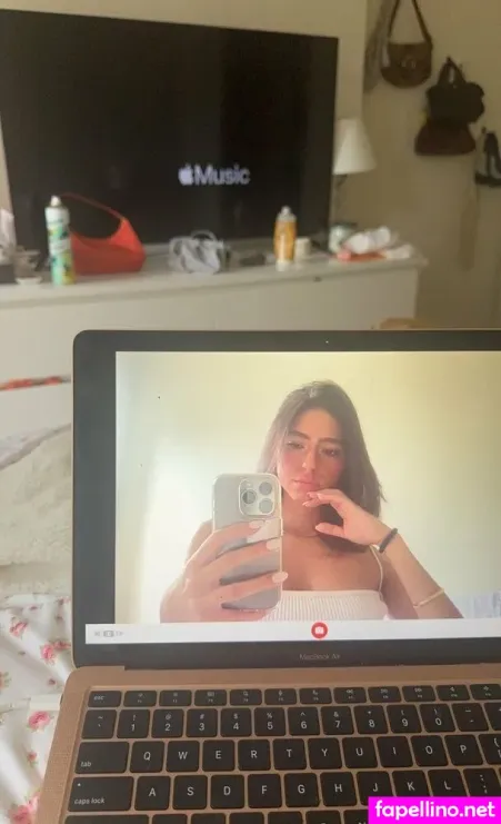 Camila Ferreira OnlyFans Thumbnail #LwIT0KJqWl