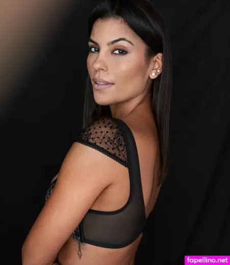 Camila Tavares OnlyFans Thumbnail #OMft9Pl5n1
