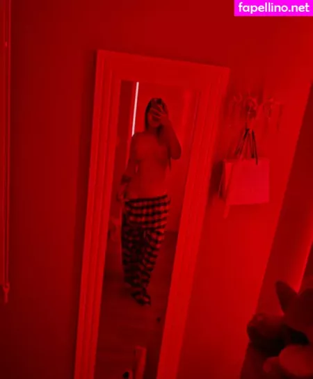 Camilaputini Comecou OnlyFans Thumbnail #OyYkCoAA3l