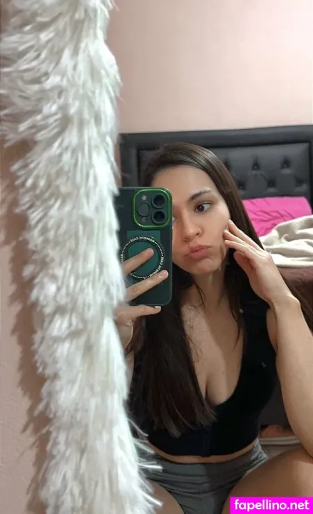 Camile2303 OnlyFans Thumbnail #2eswMYPmVm