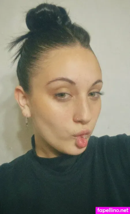 Camiliacamomile OnlyFans Thumbnail #wNN1O4rrw0