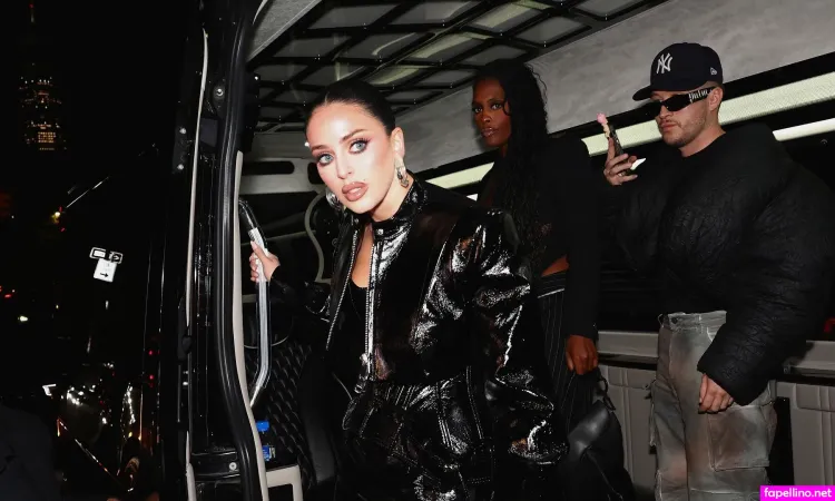 Camill Araujo OnlyFans Thumbnail #Si2UXGdWaF