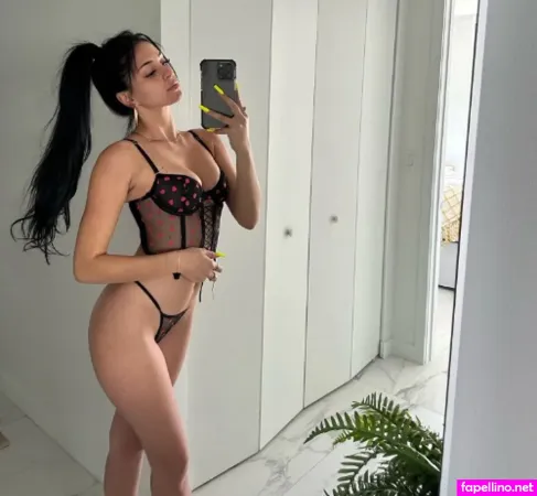 Camilla Arauj OnlyFans Thumbnail #PJUXMyd54w