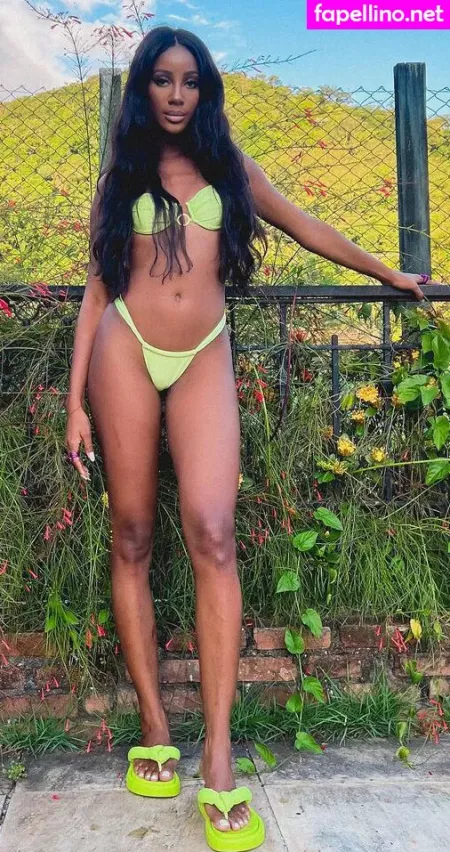 Camilla De Lucas OnlyFans Thumbnail #pUxYaebJeQ