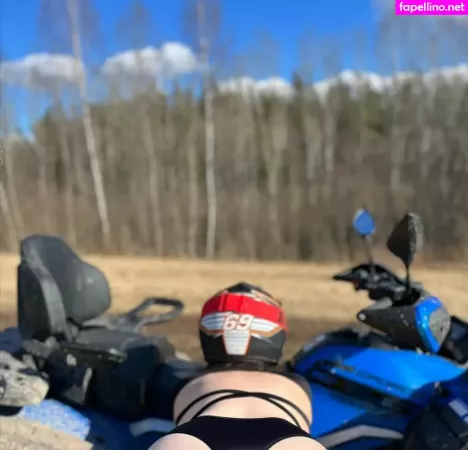 Camillaisbored OnlyFans Thumbnail #iLUHjxmNld