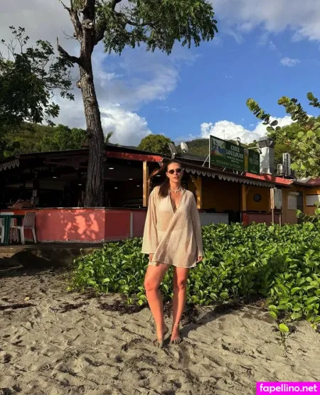 Camille Cerf OnlyFans Thumbnail #mHYdVPLH2n