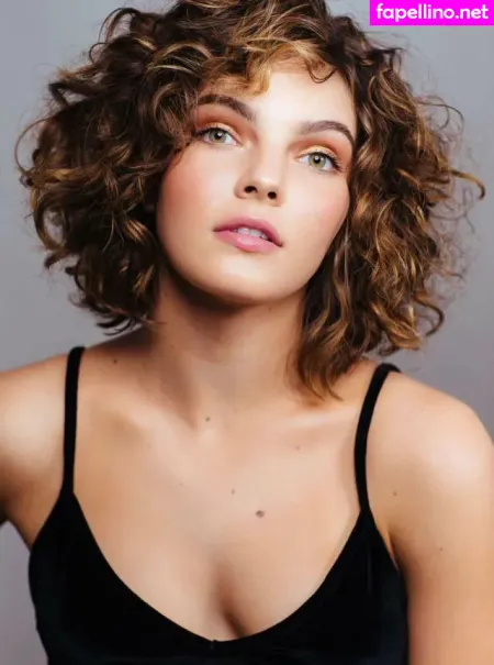 Camren Bicondova OnlyFans Thumbnail #7iIMXmJtGx
