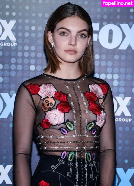 Camren Bicondova OnlyFans Thumbnail #8vcJ2NzOPA