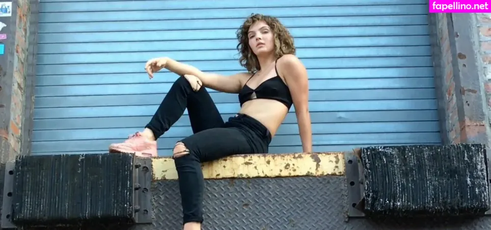 Camren Bicondova OnlyFans Thumbnail #HiZiQCVm9W