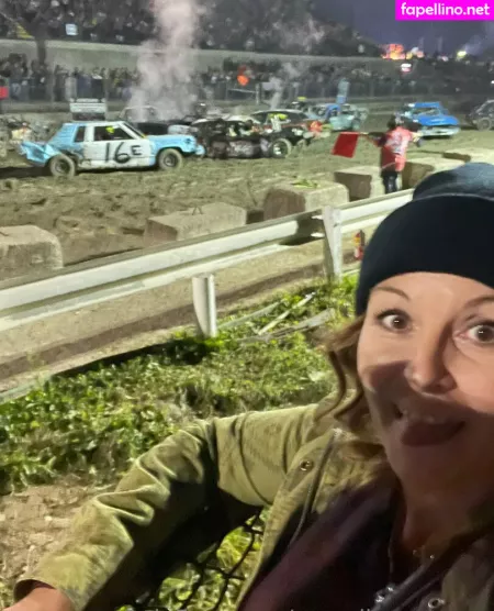 Canadian Cougar OnlyFans Thumbnail #CxhzXDo2Tf