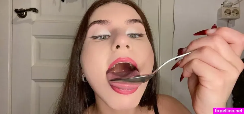 Candycottty OnlyFans Thumbnail #9qgoO8w8jo