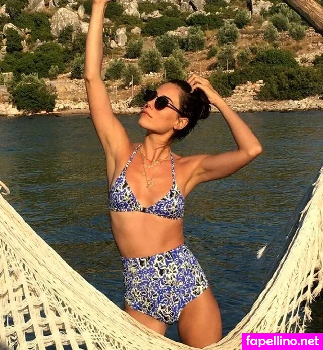 Cansu Dere Nude Leaked OnlyFans Photo #axTZvRXXDx