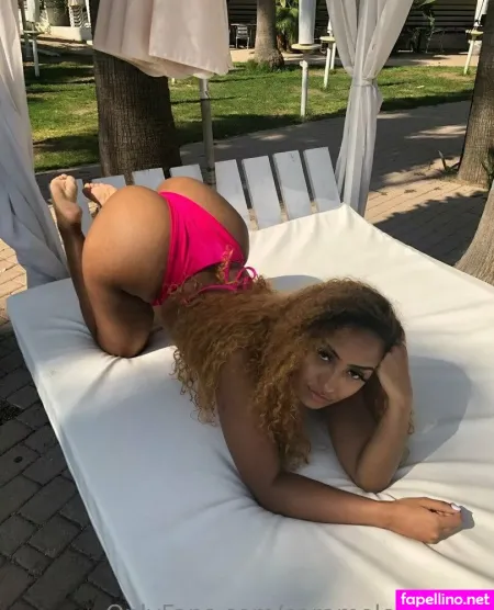 Caramelcream69 OnlyFans Thumbnail #UUn5mLaxbW