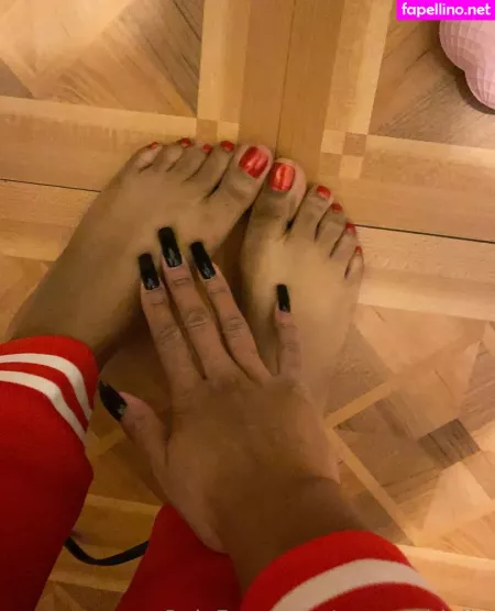 Carameldelitt OnlyFans Thumbnail #5elkRzg9e4