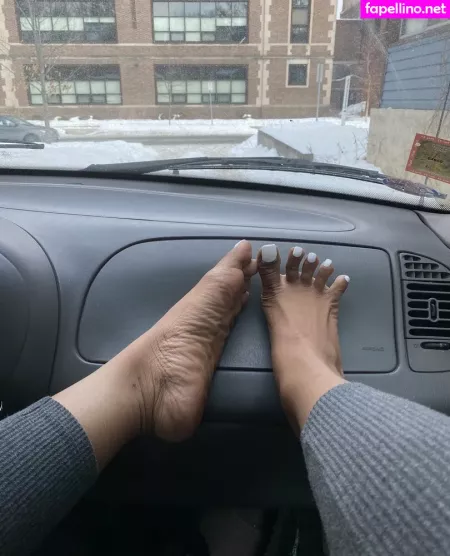 Carameltoesz OnlyFans Thumbnail #QJH29YoqxM
