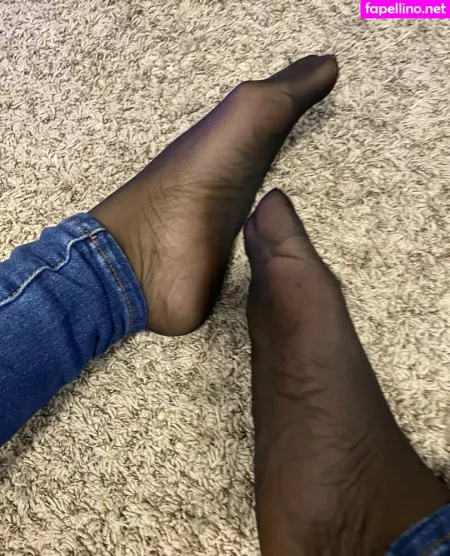 Carameltoesz OnlyFans Thumbnail #i9BirIMdFC