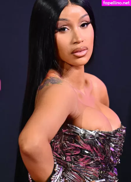 Cardi B OnlyFans Thumbnail #DmWikq7lJu