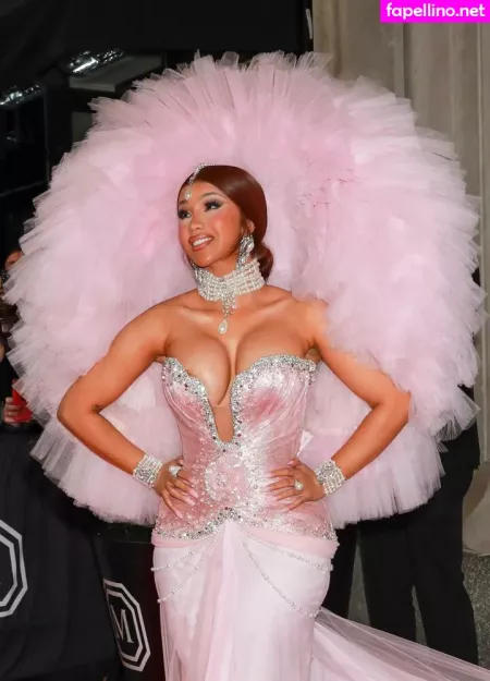 Cardi B OnlyFans Thumbnail #E2OXgdoJ8e