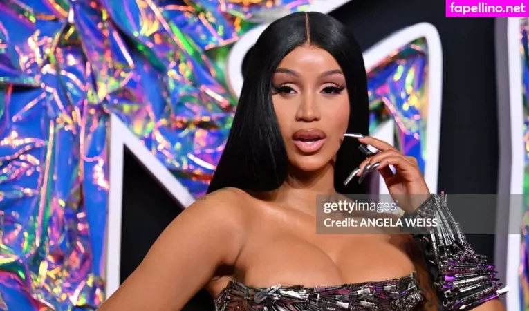 Cardi B OnlyFans Thumbnail #H56C0KgCVb