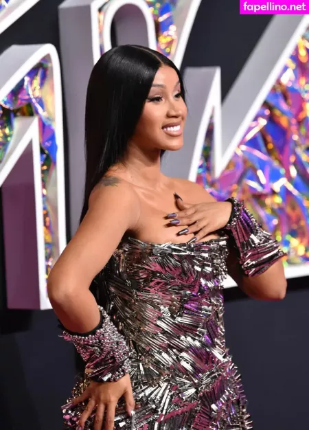 Cardi B OnlyFans Thumbnail #s2k3bd3R9K