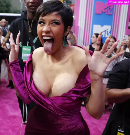 Cardi B OnlyFans Thumbnail #v5HqijFJR2