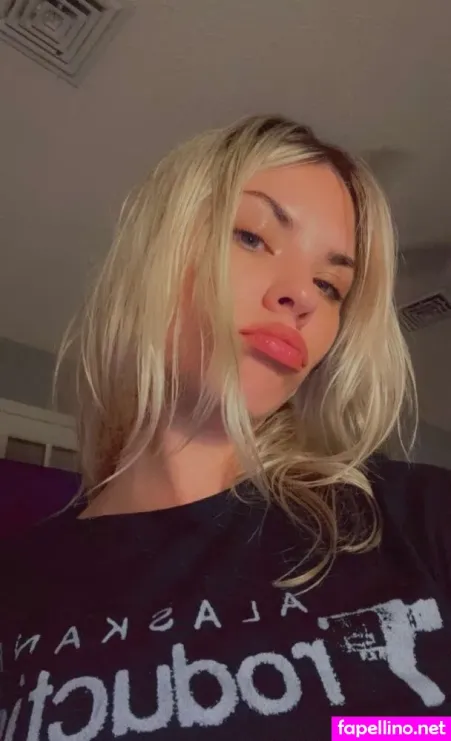 Carebabyxxx OnlyFans Thumbnail #E3y4TvXVwf