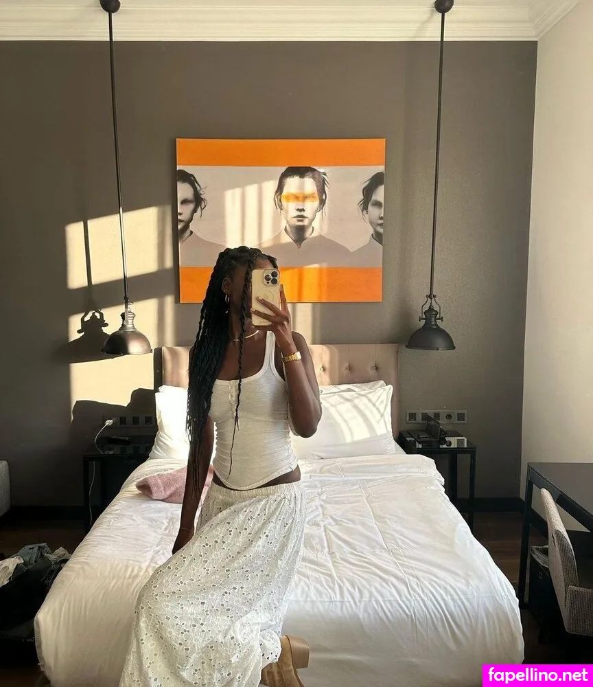 carefreehamuyela, rebeccacambria_free Nude Leaked OnlyFans Photo #9eputbZEOK