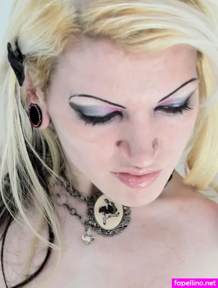 Carilyn OnlyFans Thumbnail #5GJjcl8edt