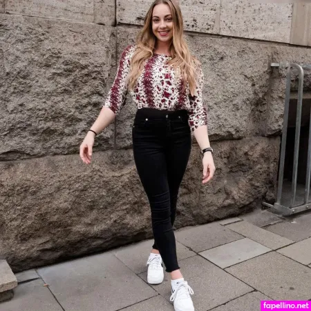 Carina Krll OnlyFans Thumbnail #HGCFnZJBwV