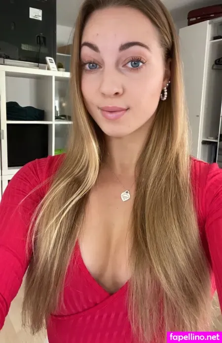 Carina Krll OnlyFans Thumbnail #stWdK6CBuE