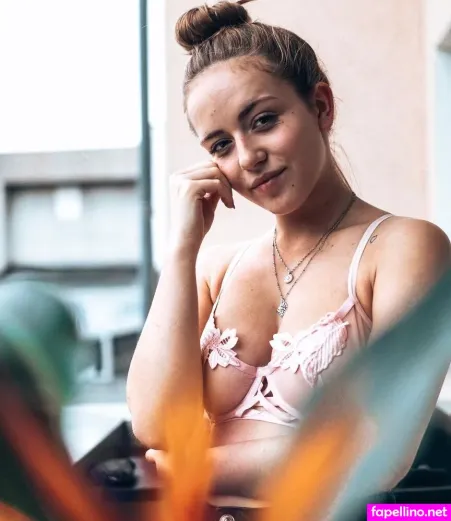 Carina Spoon OnlyFans Thumbnail #p0M2fVyLf0