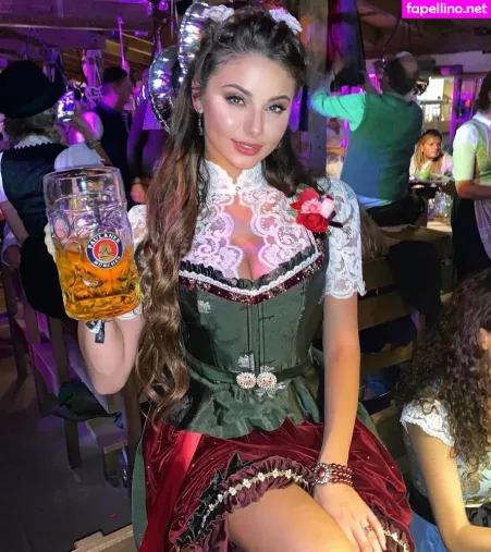 Carina Zavline OnlyFans Thumbnail #1s2jKr0xJc